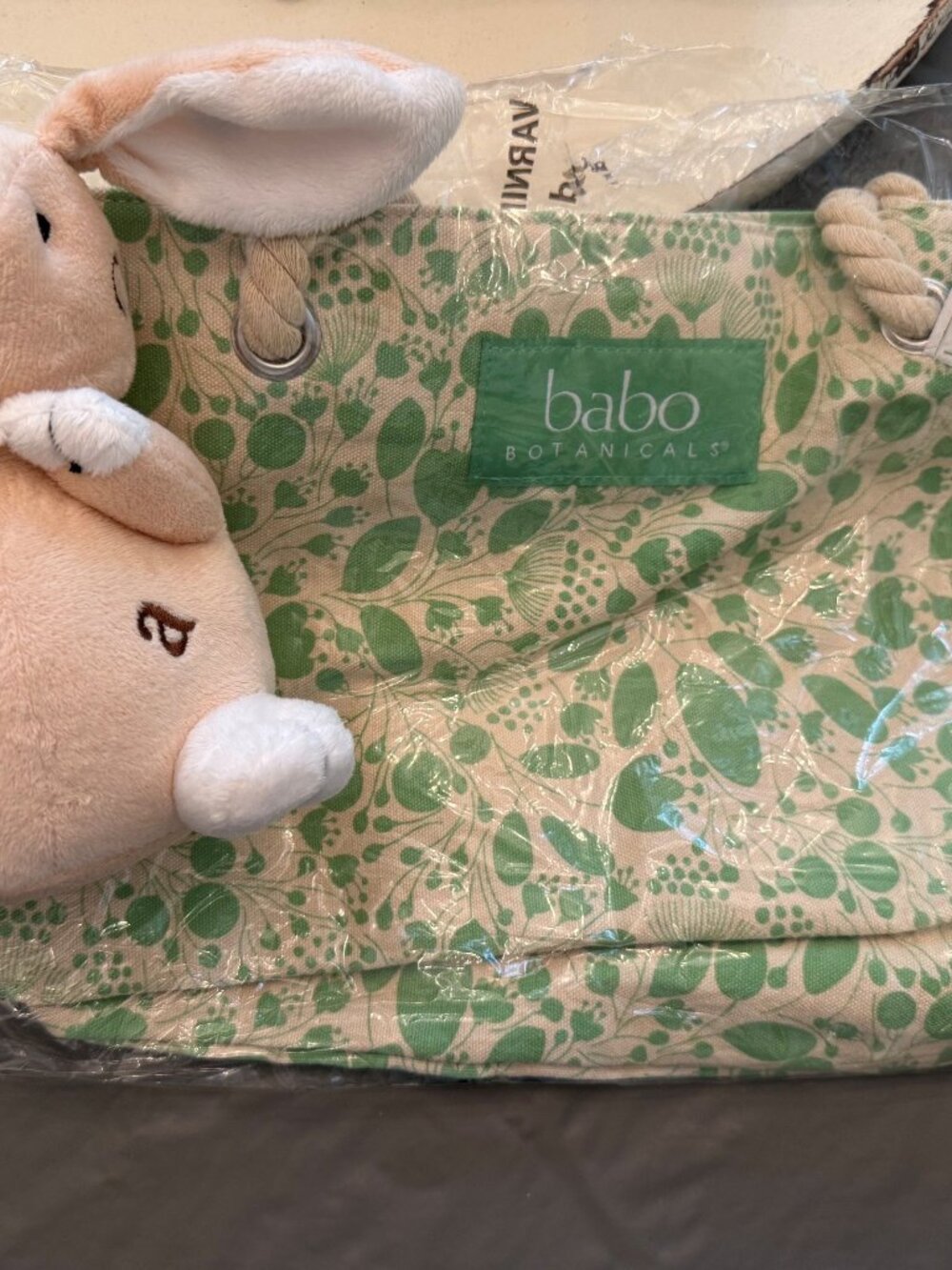 Floral tote and stuffed bunny bundle